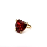 Anello rubino cuore